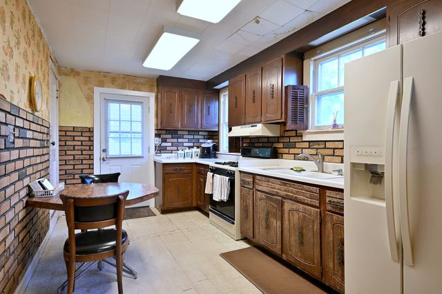 38393 N Lakeside Place, Antioch, IL 60002