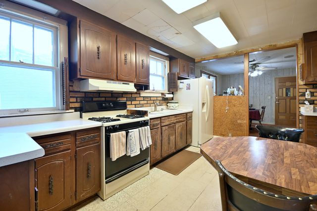 38393 N Lakeside Place, Antioch, IL 60002