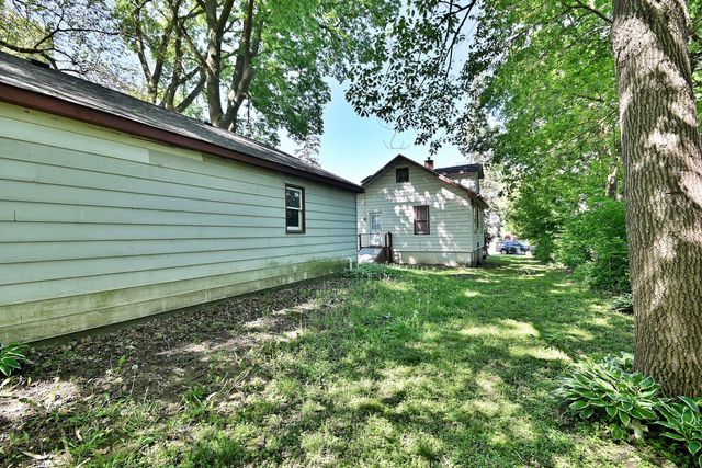 38393 N Lakeside Place, Antioch, IL 60002