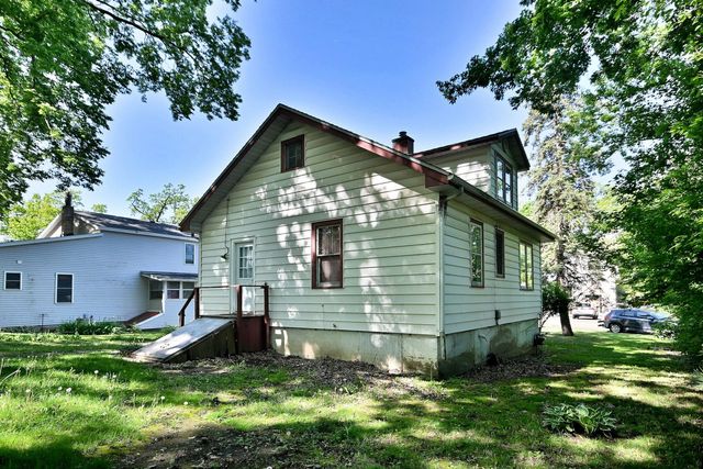 38393 N Lakeside Place, Antioch, IL 60002