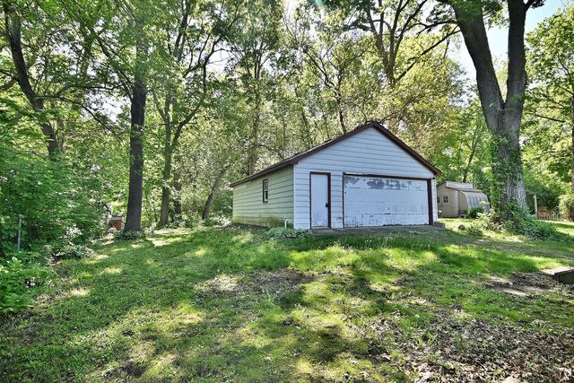 38393 N Lakeside Place, Antioch, IL 60002
