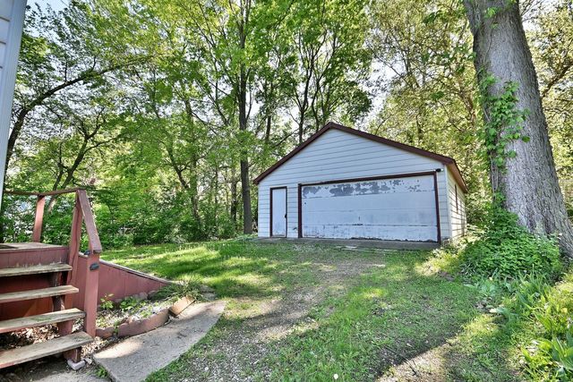 38393 N Lakeside Place, Antioch, IL 60002