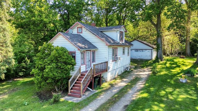 38393 N Lakeside Place, Antioch, IL 60002