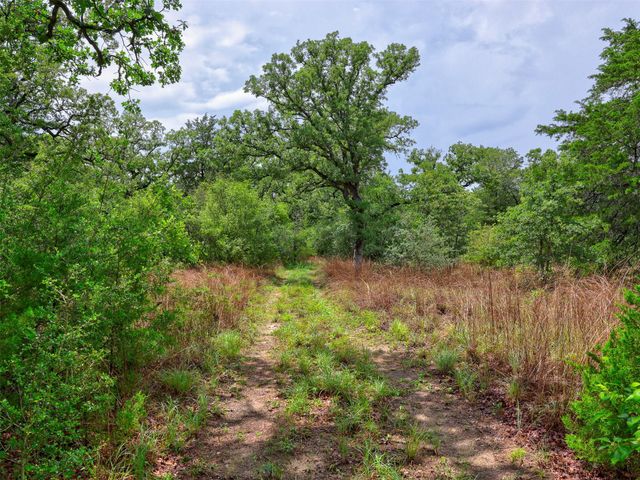 1420 CR C, Lexington, TX 78947