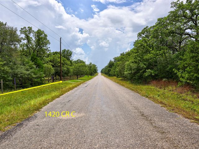 1420 CR C, Lexington, TX 78947