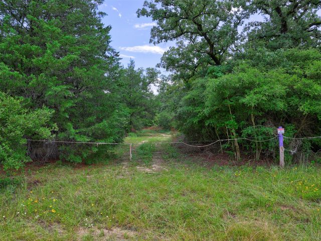 1420 CR C, Lexington, TX 78947