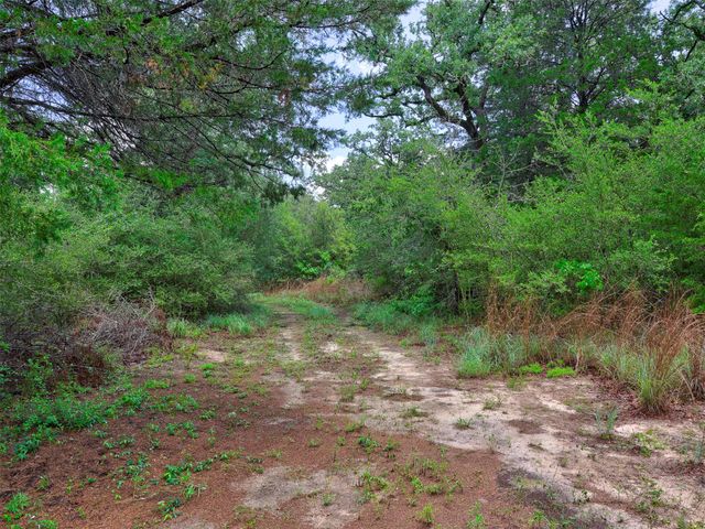 1420 CR C, Lexington, TX 78947