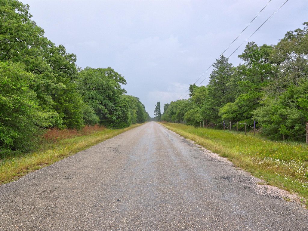 1420 CR C, Lexington, TX 78947