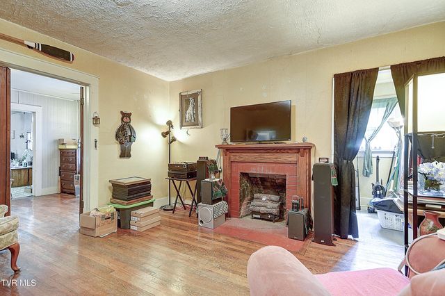 1711 Highway 93, Fall Branch, TN 37656