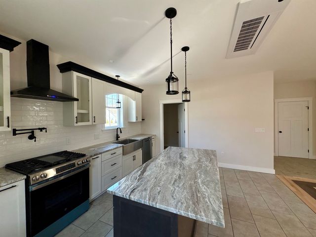 24 Wildcat Drive, Dover, NH 03820