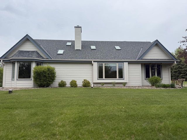 N2W29732 Blodwen DRIVE, Waukesha, WI 53188