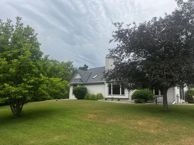 N2W29732 Blodwen DRIVE, Waukesha, WI 53188