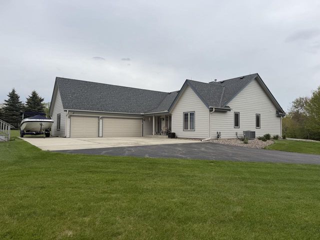 N2W29732 Blodwen DRIVE, Waukesha, WI 53188
