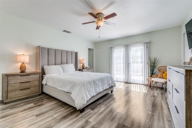 2842 Burlington Boulevard, Dallas, TX 75211