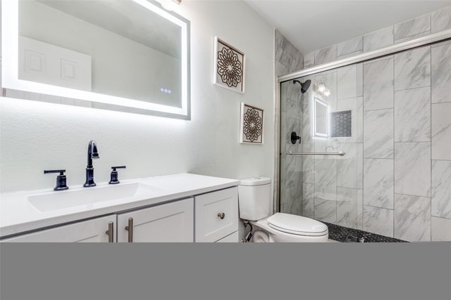 2842 Burlington Boulevard, Dallas, TX 75211