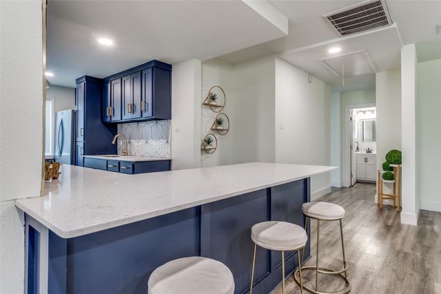 2842 Burlington Boulevard, Dallas, TX 75211
