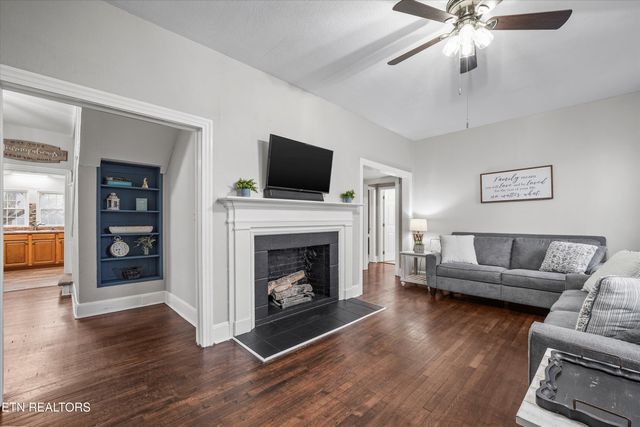 925 Barnabas St, Athens, TN 37303