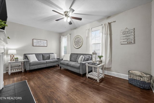 925 Barnabas St, Athens, TN 37303