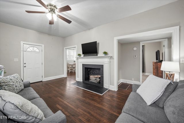 925 Barnabas St, Athens, TN 37303