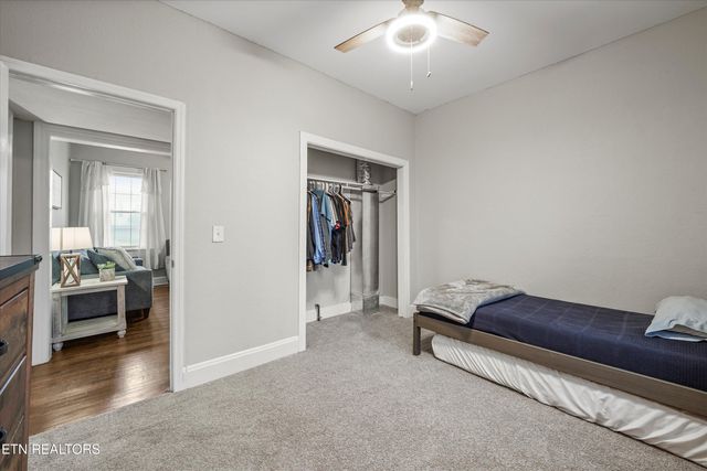 925 Barnabas St, Athens, TN 37303