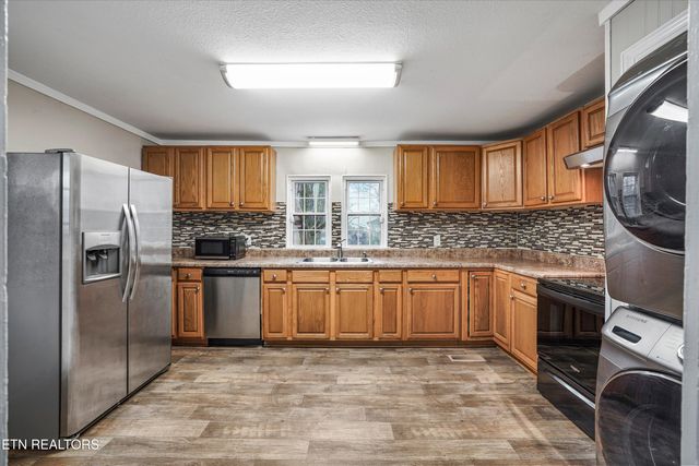 925 Barnabas St, Athens, TN 37303