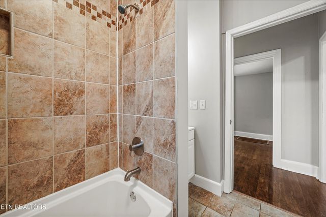 925 Barnabas St, Athens, TN 37303