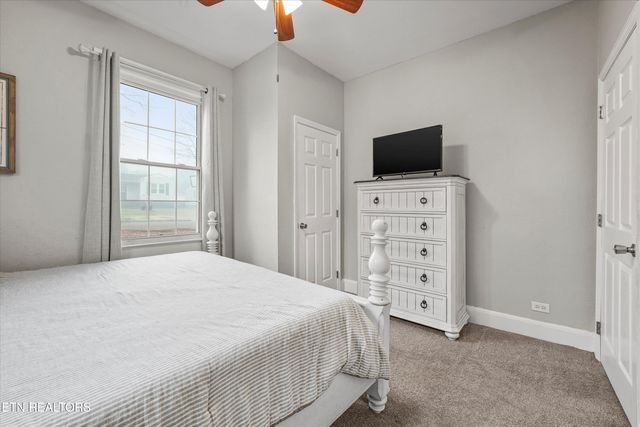 925 Barnabas St, Athens, TN 37303