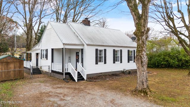 925 Barnabas St, Athens, TN 37303