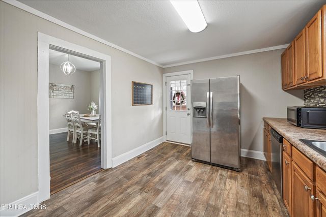 925 Barnabas St, Athens, TN 37303