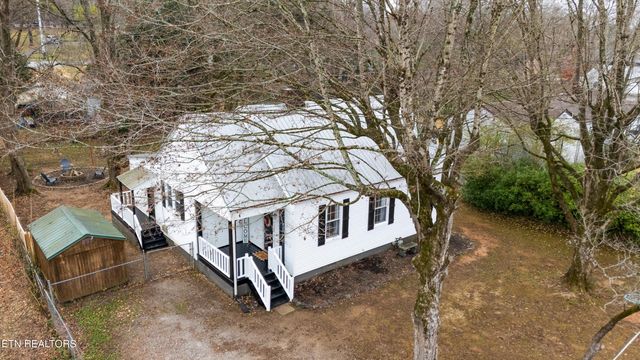 925 Barnabas St, Athens, TN 37303