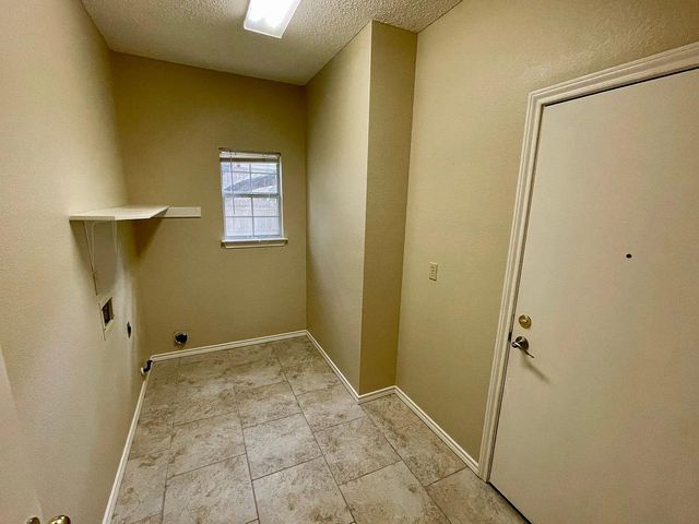 1300 Nightingale DR, Cedar Park, TX 78613