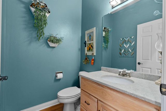 613 E CASTLEBURY LANE, Appleton, WI 54913