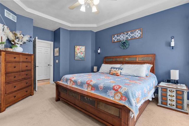 613 E CASTLEBURY LANE, Appleton, WI 54913