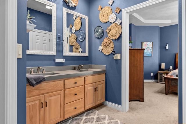 613 E CASTLEBURY LANE, Appleton, WI 54913