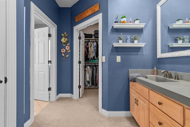 613 E CASTLEBURY LANE, Appleton, WI 54913