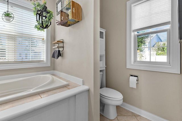 613 E CASTLEBURY LANE, Appleton, WI 54913