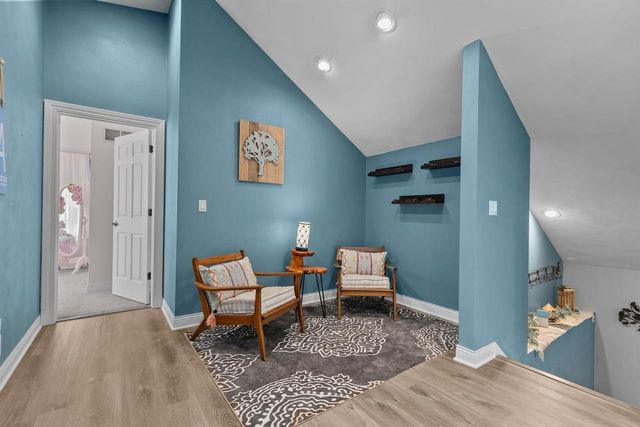 613 E CASTLEBURY LANE, Appleton, WI 54913