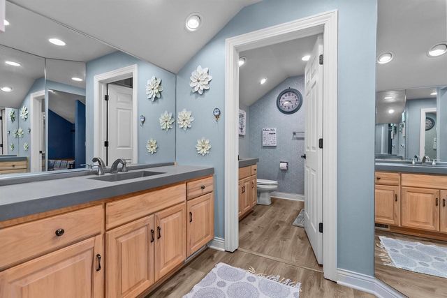 613 E CASTLEBURY LANE, Appleton, WI 54913