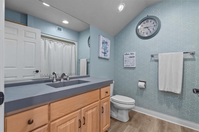 613 E CASTLEBURY LANE, Appleton, WI 54913