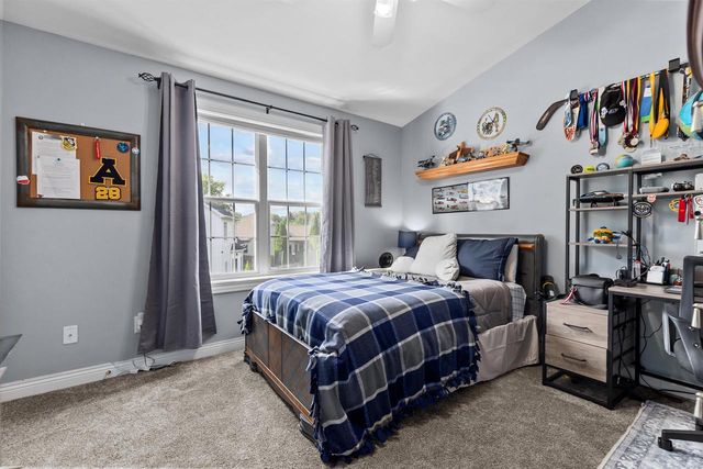 613 E CASTLEBURY LANE, Appleton, WI 54913