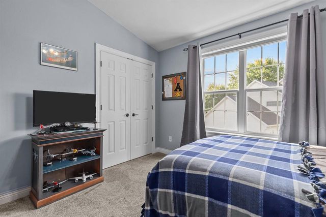 613 E CASTLEBURY LANE, Appleton, WI 54913