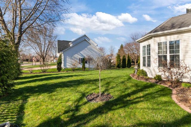 613 E CASTLEBURY LANE, Appleton, WI 54913