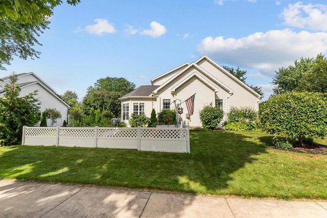 613 E CASTLEBURY LANE, Appleton, WI 54913