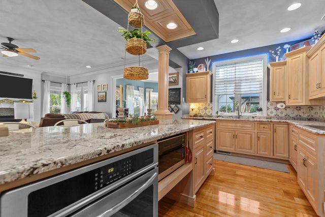 613 E CASTLEBURY LANE, Appleton, WI 54913
