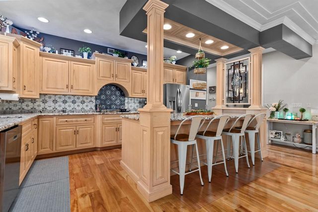 613 E CASTLEBURY LANE, Appleton, WI 54913