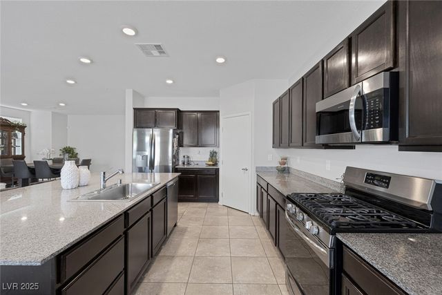 5966 Icicle Falls Avenue, Las Vegas, NV 89130