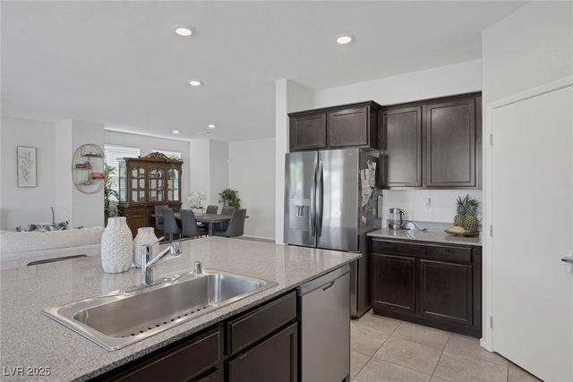 5966 Icicle Falls Avenue, Las Vegas, NV 89130