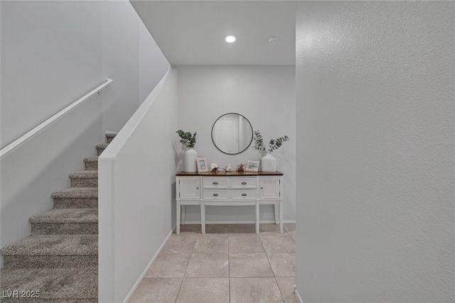 5966 Icicle Falls Avenue, Las Vegas, NV 89130