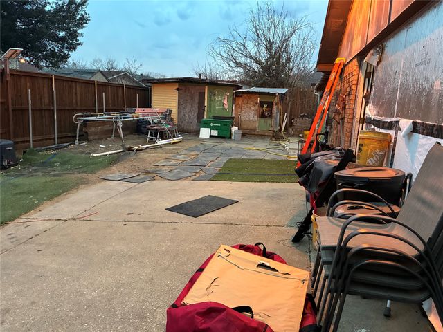 3126 Tres Logos Lane, Dallas, TX 75228