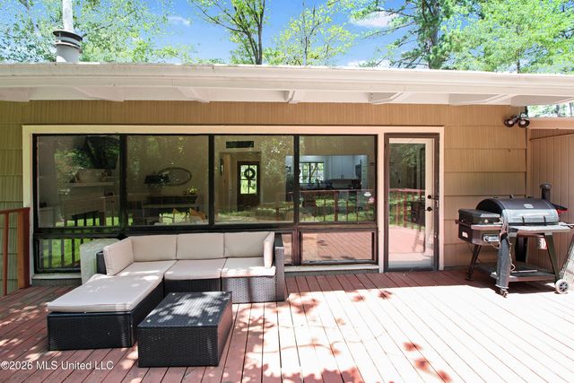 4038 Berkley Drive, Jackson, MS 39211